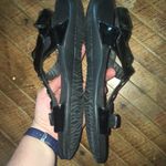 Vionic black patent leather strappy orthopedic arch support sandals Photo 4