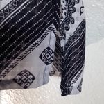 Notations FINAL MARKDOWN Ladies'  Sleeveless Blouse (M) Photo 5