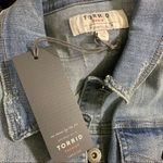 Torrid Denim Jean Jacket Medium Wash Blue Stretch Trucker Slightly Distressed Photo 5