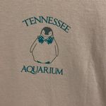Gildan  Tennessee Aquarium pink logo womens T-shirt size M Photo 3
