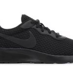 Nike Women's Black Roshe Sneakers Photo 0