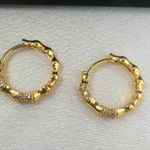 17mm Small Hoop Earrings for Women Gold Photo 3