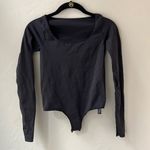 SKIMS NEW  ESSENTIAL LONG SLEEVE SCOOP NECK BODYSUIT IN ONYX SIZE L/XL Photo 4