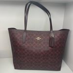 Coach  City Tote Bag In Signature Canvas  # CV978 Photo 1