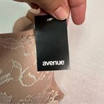 Avenue  Lace Underwire Bra in Tan and Cream Photo 1