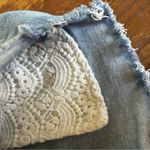 American Eagle  hi rise distressed shortie crochet pocket detail size 4 Photo 5