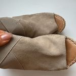 Gentle Souls  Colleen Espadrille Wedge Sandals Womens 8 M Grey Tan Suede Shoes Photo 7