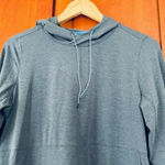 L.L.Bean Lightweight Hooded Performance Shirt Gray Size Medium Petite Photo 1