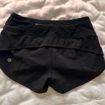 Lululemon Hotty Hot Short 2.5” Photo 0