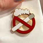 No smoking pin Gold Photo 2