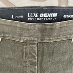 Peter Nygard Nygard Brown Khaki Denim High Rise
Size Large
Jeggings Jean. Pre loved Photo 4