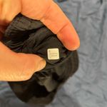 Lululemon  hotty hot 4 inch low rise black size 6 Photo 4