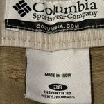 Columbia Men's pants - - 36w × 32L - cargo. Tiny spot on one leg - see pics - gently used. Smoke free home. Photo 4
