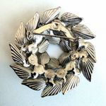 Silver Tone vintage Leaf Wreath Brooch Pin Layered Leaves Photo 5