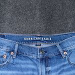 American Eagle  Strigid Super High Waisted Relaxed Denim Shorts Sz 10 Medium Wash Photo 3