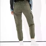 American Eagle  Super Stretch Relaxed Mom Cargo Joggers in Olive Size 2 Photo 3