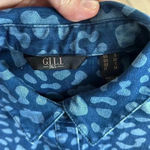 NEW G.I.L.I. Printed Denim Button Front Top Animal Print Spots Sz S Blue Photo 4