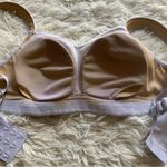 Lululemon Ta Ta Tamer Bra
White Photo 6