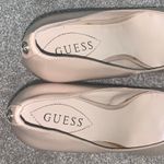 Guess shiny nude pumps  Photo 4