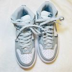 Nike WMNS DUNK HIGH UP 'LIGHT SMOKE GREY' - W5.5 Photo 3