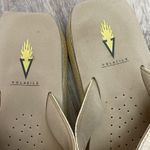 Volatile Beige Women's 1 3/4" Flip Flops Size 8 Tan Photo 2