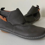 NEW | Women’s ankle Velcro strap fashion boots — size 10.5 Gray Photo 0