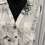 Rock & Republic Women’s White And Gray Tie Dye Sleeveless Blouse Size Medium Photo 1