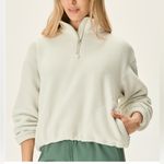 Outdoor Voices PrimoFleece 1/4 Zip Pullover in Oyster Size Small Photo 0
