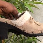 Unionbay 2000s Y2K Tan textile suede faux fur platform chunky 2.5” heel clogs mules gold studs bow-Size 8M Photo 1