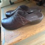 Clarks  Women Bluemanor Clogs SZ 9.5 Brown Leather Comfort Classic Casual 80789 Photo 1