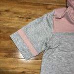 Maurice's  Women's Size Medium Pink Gray Short Sleeve Pullover Hoodie Photo 2
