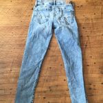 American Eagle 00 short light wash distressed skinny jeans Photo 2