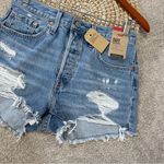 Levi's NWT Levi’s Women’s 501 Original Fit High Rise Jean Short 2.5” in Med Wash 28 Photo 5