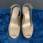 Tahari Women's Beige Wedge Heels Size 8.5 Photo 1