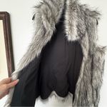 White House | Black Market Faux Fur Gray Vest Size XL Photo 6