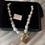Piper . K VIRAL 21" NECKLACE WITH PEARLS AND A HEART IN MATTE GOLD Photo 4