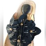 Clarks Artisan Leather Flower Petal Thong Sandal Sz. 10M Black Wedge Low Heel Photo 3