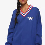 Boxlunch DC Comics Wonder Woman Warrior Women's Sweater. Size med Photo 0