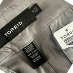 Torrid Plus Size Tortoise Belted Shorts Size 28 Gray Stretch Pockets Cuff NEW Photo 2