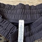 Lululemon Tracker Shorts Mystic Jungle Green Black Camo Size 6 Photo 2