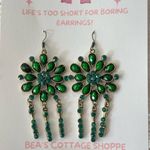 Emerald Green Floral Earrings Photo 0
