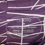 Oiselle Purple and White Printed Cropped Leggings Size 4 Photo 4