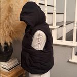 Ci Sono  Black Hooded Puffer Cropped Vest Jacket Size Medium Photo 1