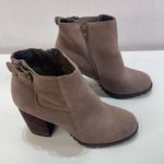 Steve Madden  Lacey 10M Women Suede Leather Taupe Ankle 3'' Heel Boots Bootie Fal Photo 3