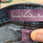 Gloria Vanderbilt Gloria,‎ Vanderbelt, Missy, size 16, straight leg, five pocket denim jeans Photo 1