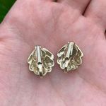 Vintage Gold Color Shell Shaped Clip Photo 3