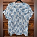 Ruby Rd . blue and white mosaic floral short sleeve V-neck blouse 24” P2P Photo 1