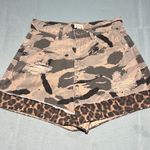 POL  camo shorts Sz Med D29 Photo 4