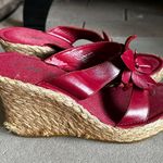 Me Too red flower wedge sandal size 7 Photo 0