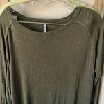 Tresics  Olive Green Tee medium Photo 3